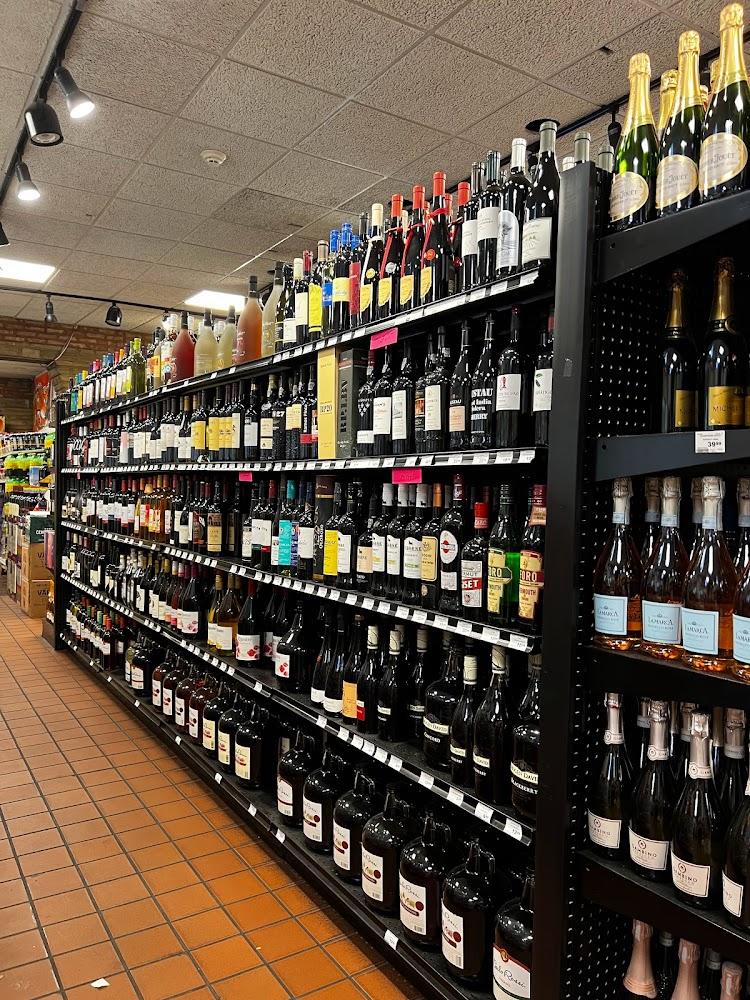 Moreno's Liquors